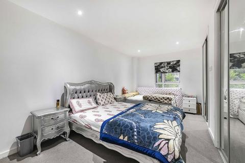 undefined, Sidmouth Avenue, Isleworth TW7