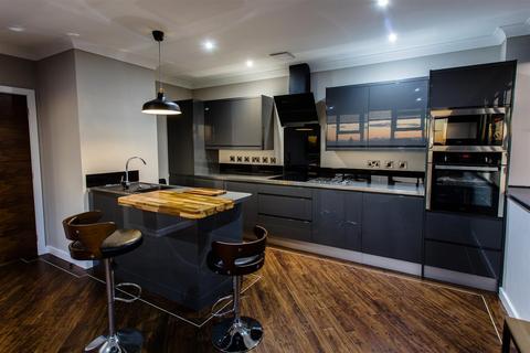 1 bedroom apartment to rent, 701 Essex HouseManor StreetHull