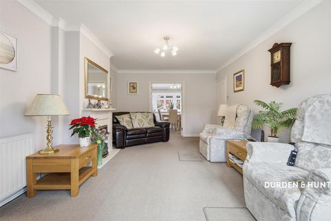 undefined, Knights Walk, Abridge, RM4
