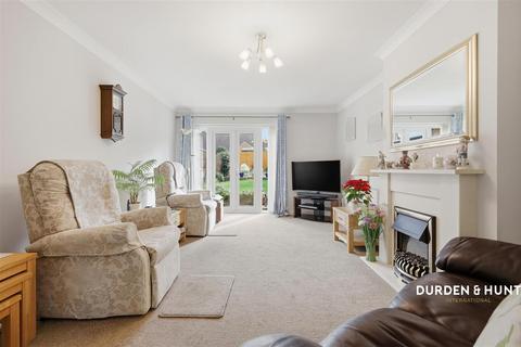 undefined, Knights Walk, Abridge, RM4