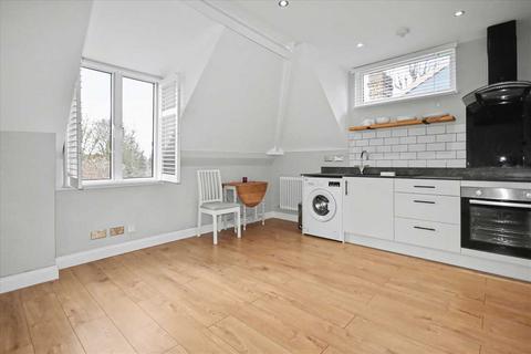 undefined, Dukes Avenue, Chiswick