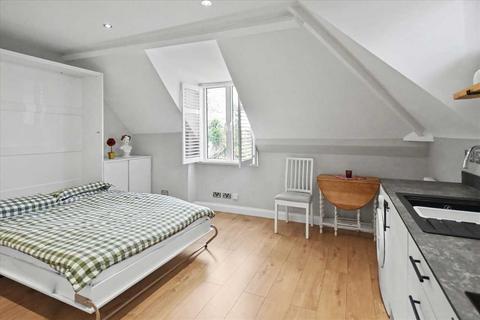 undefined, Dukes Avenue, Chiswick