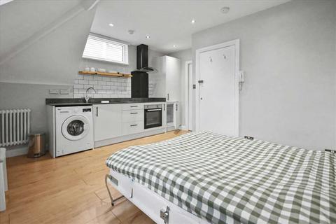 undefined, Dukes Avenue, Chiswick