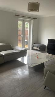 1 bedroom in a house share to rent, Parkfield Road, Ickenham UB10