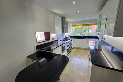 4 bedroom detached house for sale, Ger-Y-Sedd, Brackla, CF31