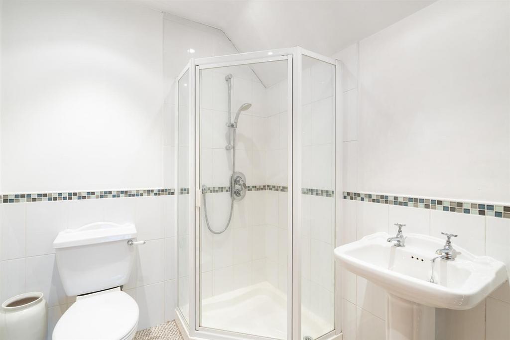 2111 Warwick Road 10.jpg