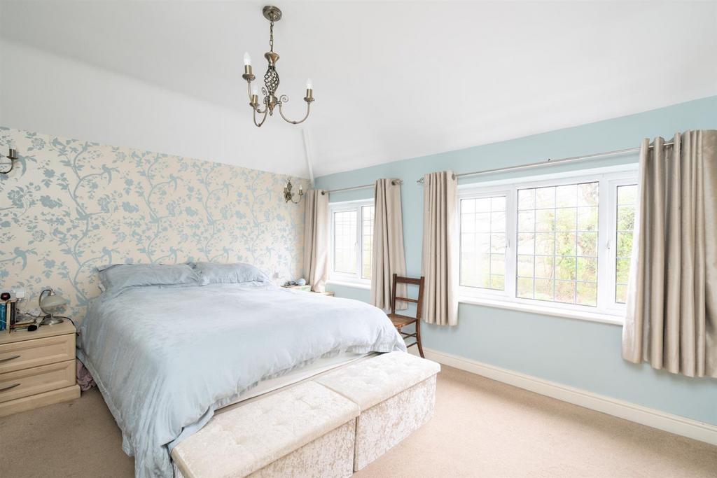 2111 Warwick Road 13.jpg