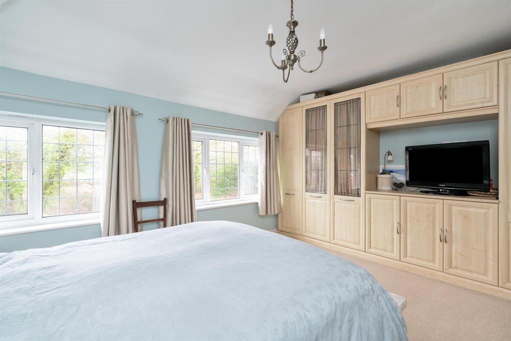 2111 Warwick Road 12.jpg