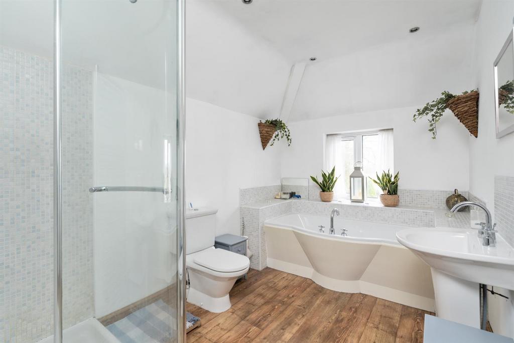 2111 Warwick Road 1.jpg