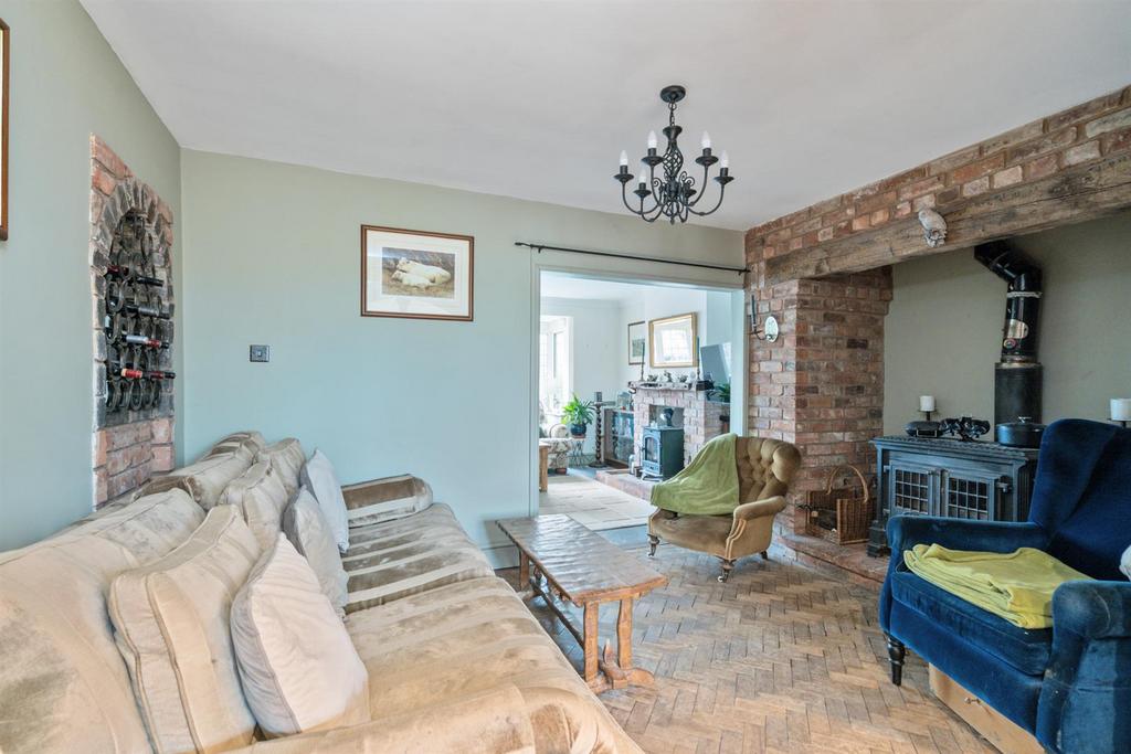2111 Warwick Road 20.jpg