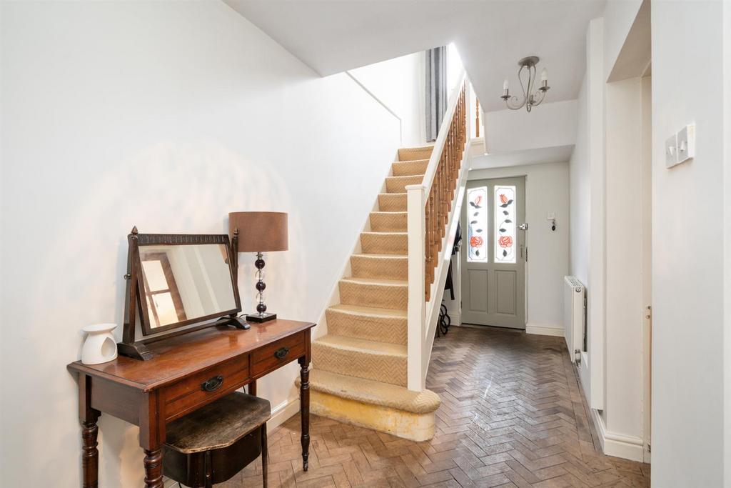 2111 Warwick Road 14.jpg