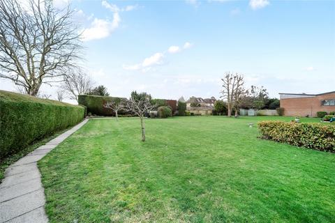 3 bedroom flat for sale, Hawthorne Road, Bickley