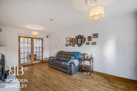3 bedroom semi-detached house for sale, Fairview Drive, Chigwell, IG7