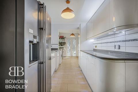 3 bedroom semi-detached house for sale, Fairview Drive, Chigwell, IG7