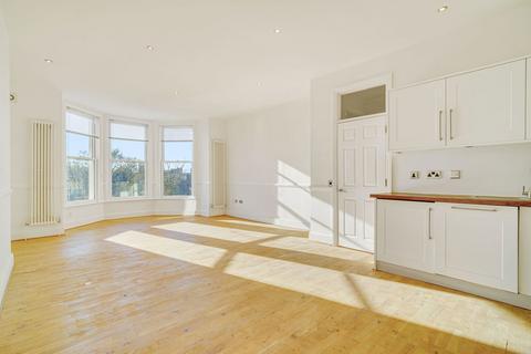 3 bedroom flat for sale, Overhill Road, London SE22
