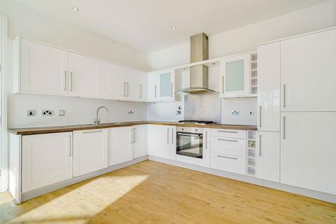 3 bedroom flat for sale, Overhill Road, London SE22