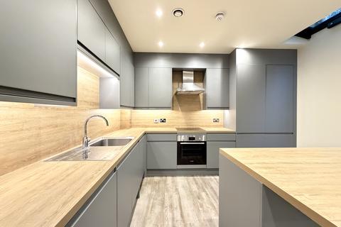 2 bedroom semi-detached house to rent, Pemberton Gardens, London N19