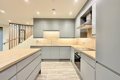 2 bedroom semi-detached house to rent, Pemberton Gardens, London N19