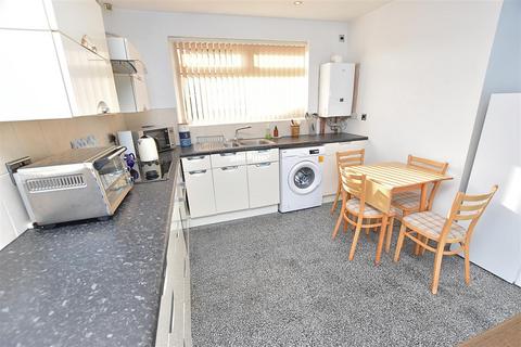 undefined, Peaks Avenue, New Waltham, Grimsby DN36