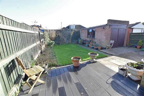 undefined, Peaks Avenue, New Waltham, Grimsby DN36