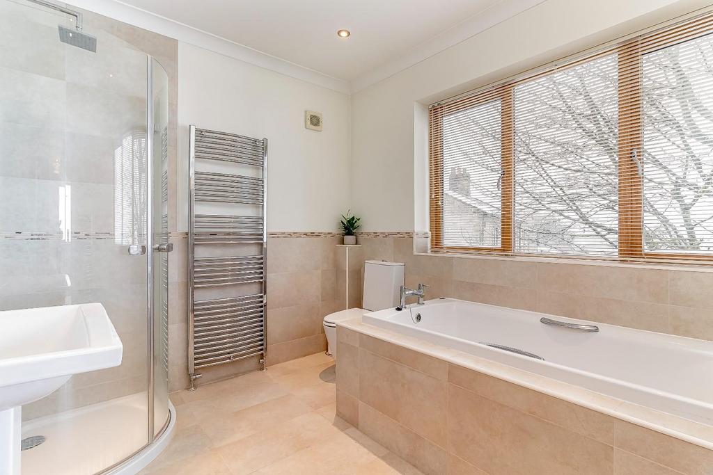 Master Bedroom Ensuite.jpg