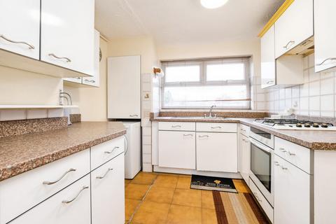 3 bedroom terraced house for sale, Yellowpine Way, Chigwell, Essex, IG7