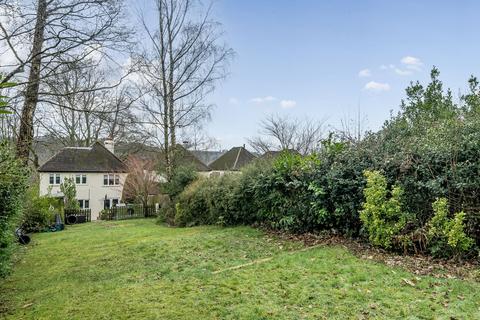undefined, Fir Tree Avenue, Haslemere, GU27
