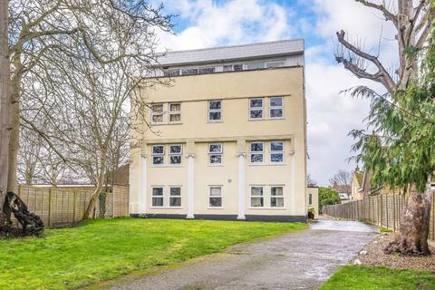 3 bedroom flat for sale, Fordbridge Road, Sunbury-On-Thames TW16