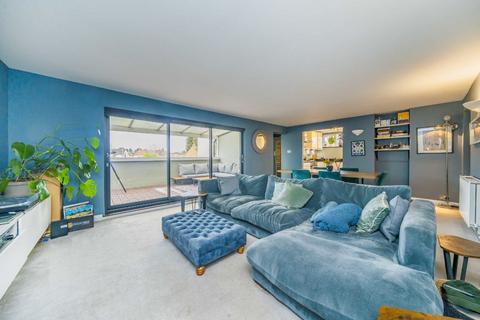 3 bedroom flat for sale, Fordbridge Road, Sunbury-On-Thames TW16