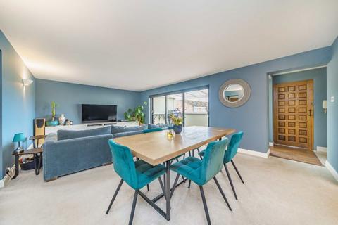 3 bedroom flat for sale, Fordbridge Road, Sunbury-On-Thames TW16