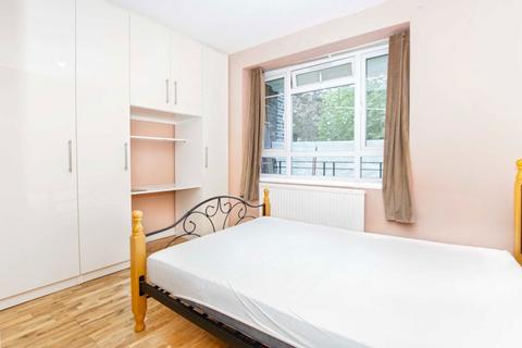 2 bedroom flat to rent, White City Estate, London W12