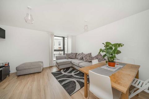 2 bedroom flat for sale, Tewkesbury Road, London W13