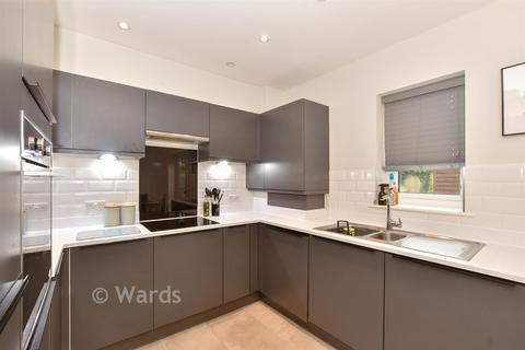 3 bedroom end of terrace house for sale, Old School Place, Ashford TN27