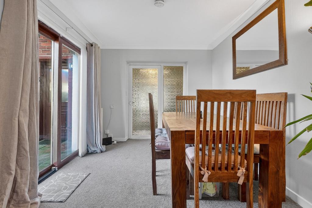 Dining Room/3rd Bedroom