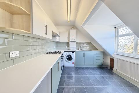 3 bedroom flat to rent, Hutton Grove, London N12