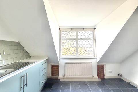 3 bedroom flat to rent, Hutton Grove, London N12