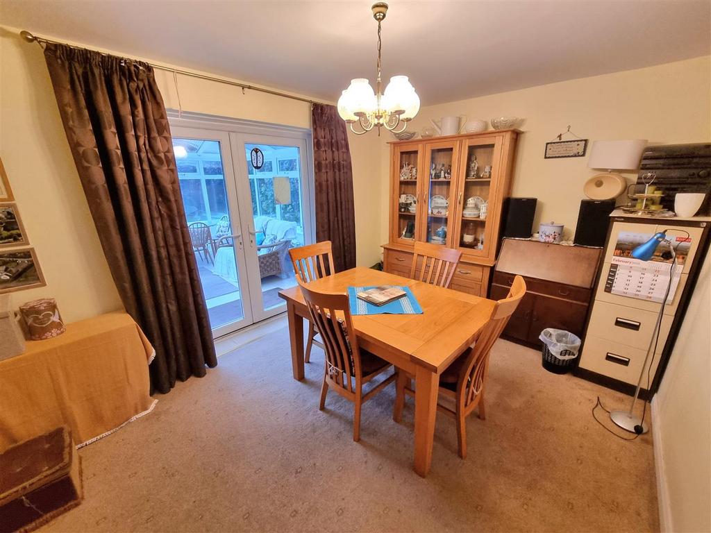 Dining area.jpg