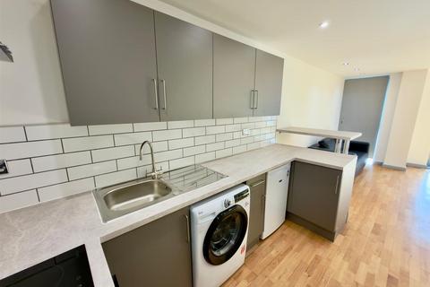 2 bedroom apartment to rent, Gotts Road, Leeds LS12