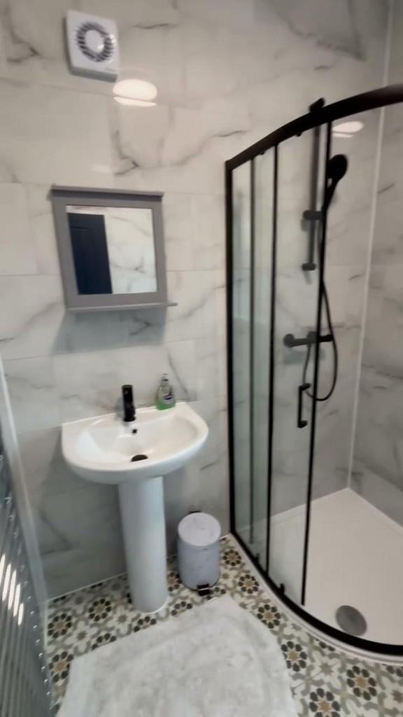 Bermuda-road-rm18-7da-1022881