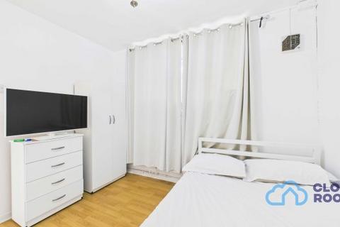 undefined, Shadwell Gardens