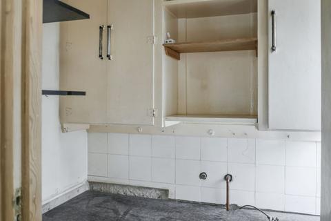 1 bedroom flat for sale, Flat E53 Du Cane Court, Balham High Road, Balham, London, SW17 7JL