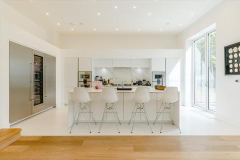 5 bedroom detached house to rent, London Road, Ascot, Berkshire SL5