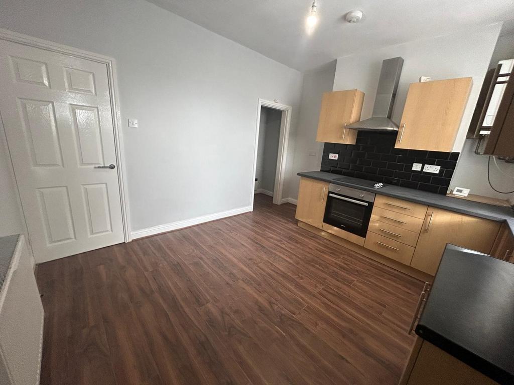 Kitchen b