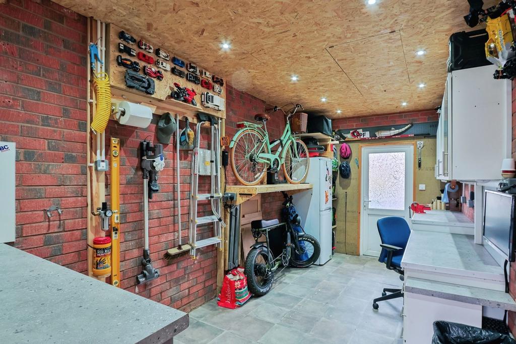 Storage/Workshop
