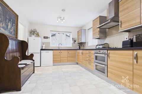 4 bedroom detached house for sale, Wheldon Road, West Yorkshire WF10
