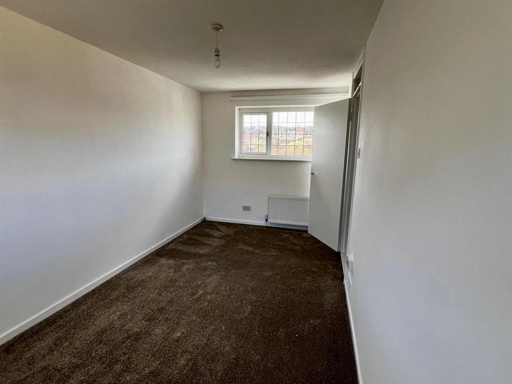 Master bedroom 3.jpg