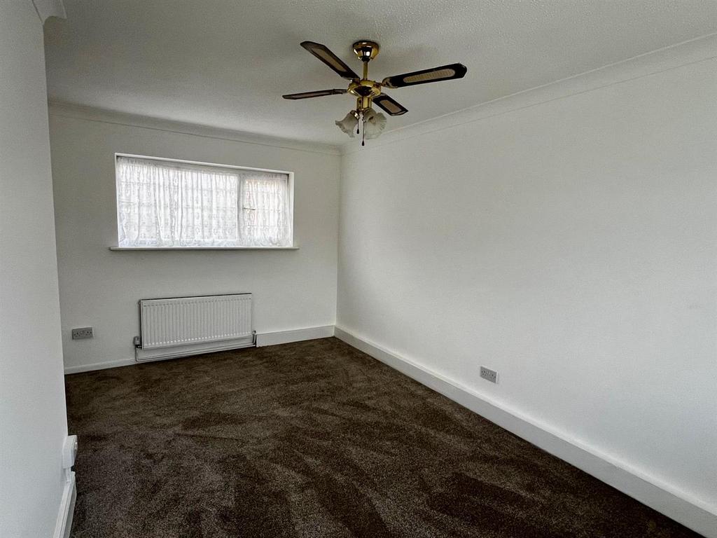 Lounge 4.jpg