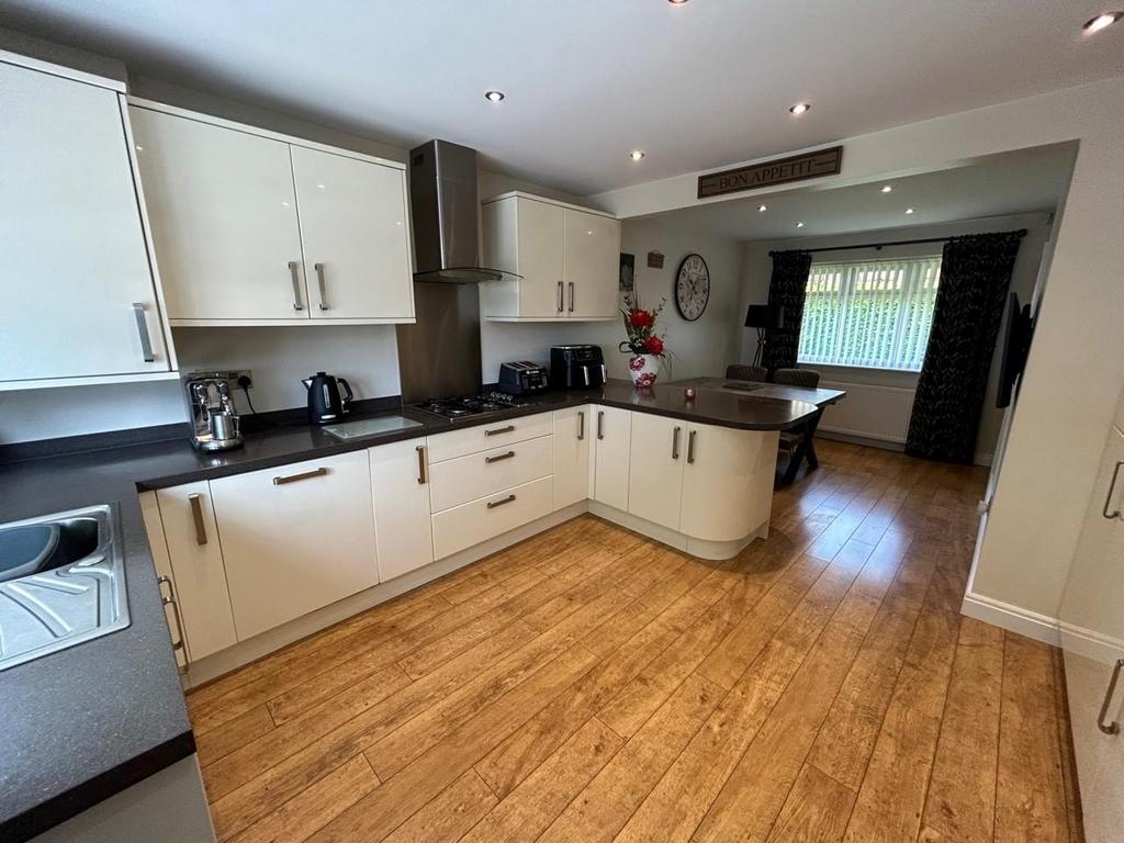 Detached House (15).jpg