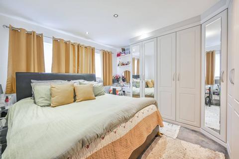 3 bedroom terraced house for sale, Cobham Road, Walthamstow, London, E17