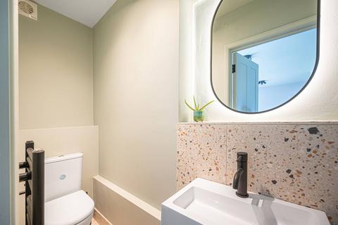 5 bedroom terraced house to rent, Prayle Grove, Brent Cross, London, NW2